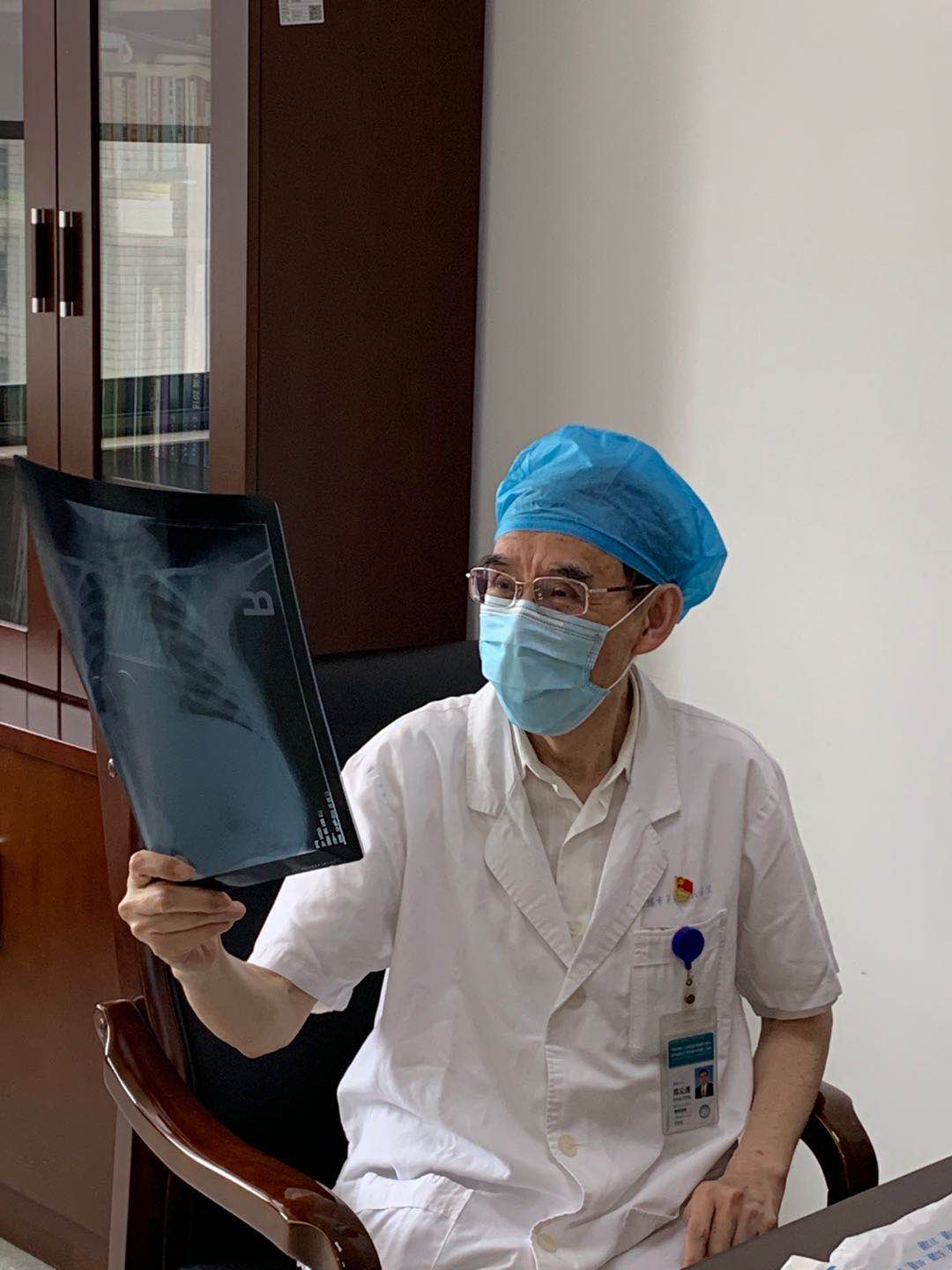 郑义通 (4).jpg 郑义通 (4).jpg