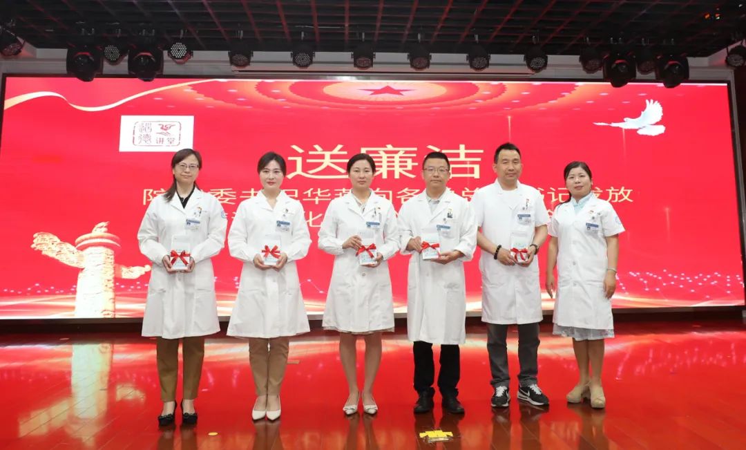 榜样3.jpg 榜样3.jpg