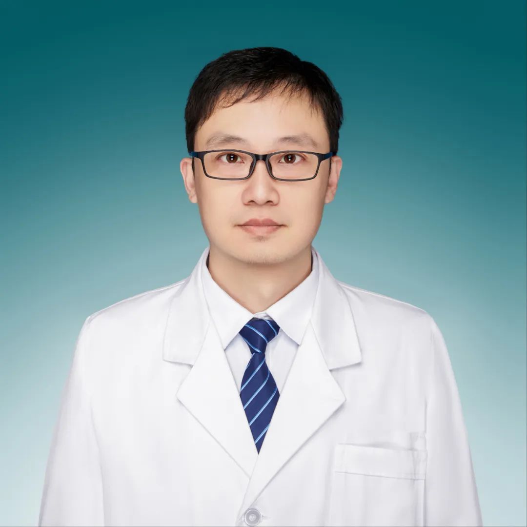 周昱.jpg 周昱.jpg